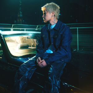 男模全身脱的精光GαyGAY
